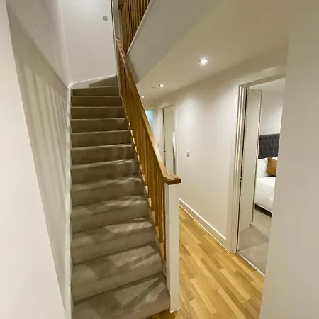 Apartment Modern 2 Bed With Juliet Balcony - Dhb Leeds (West Yorkshire)