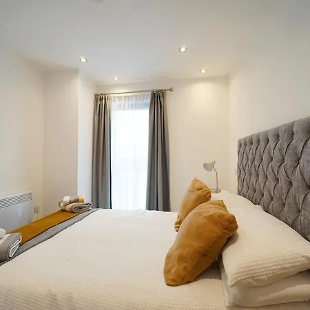 Apartment Modern 2 Bed With Juliet Balcony - Dhb Leeds (West Yorkshire)