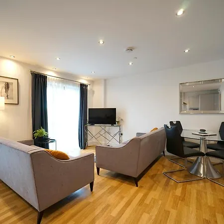 Modern 2 Bed With Juliet Balcony - Dhb