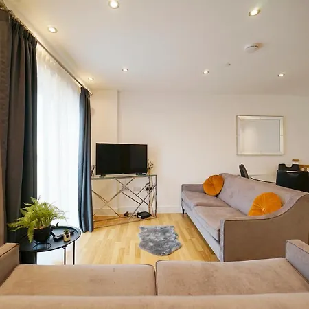 Apartment Modern 2 Bed With Juliet Balcony - Dhb Leeds (West Yorkshire)