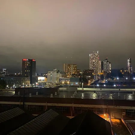 Modern 2 Bed With Juliet Balcony - Dhb