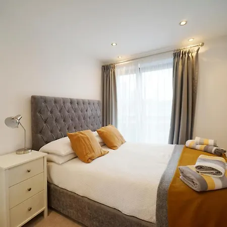 Modern 2 Bed With Juliet Balcony - Dhb