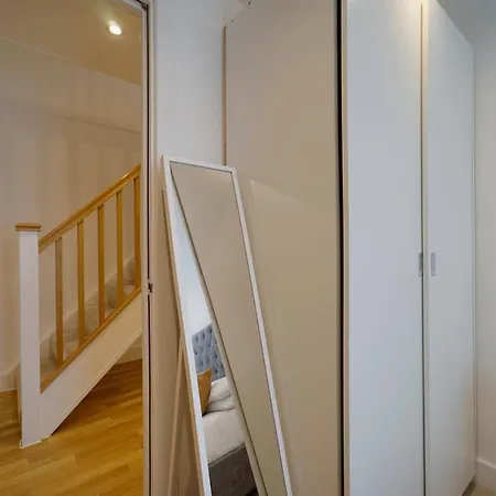 Modern 2 Bed With Juliet Balcony - Dhb *