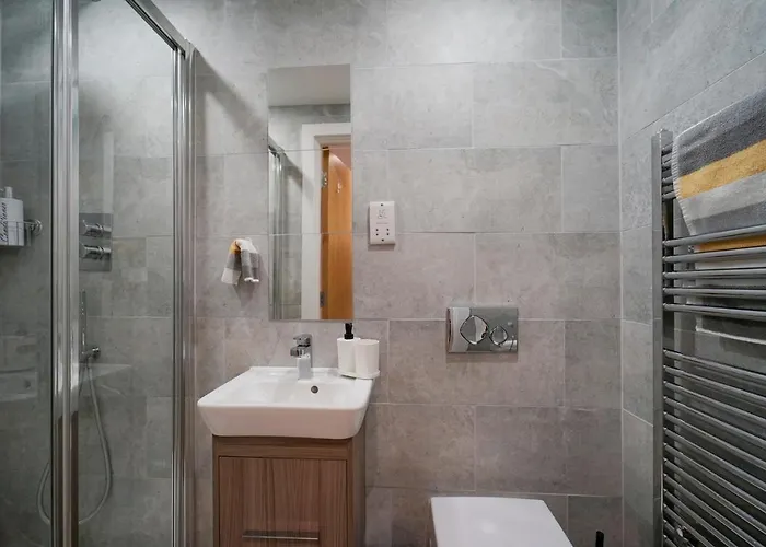 公寓 Modern 2 Bed With Juliet Balcony - Dhb