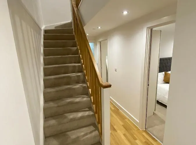 Lägenhet Modern 2 Bed With Juliet Balcony - Dhb Leeds (West Yorkshire)